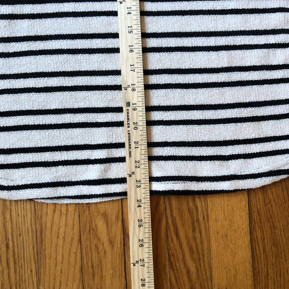 Paper Crane NWOT Black White Striped Pullover Sweater Size L - Picture 3 of 7